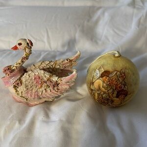 Decorative Swan and Ornament Set
